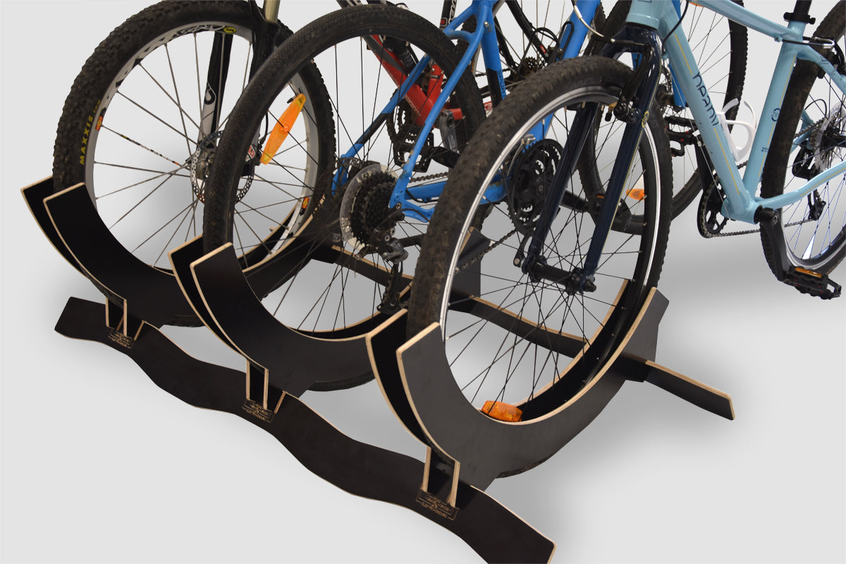 Supporto regolabile per 3 biciclette